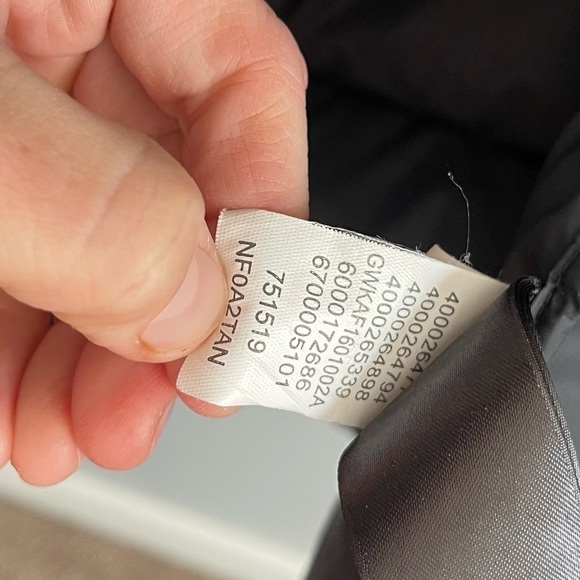 The North Face Black Metropolis II Hooded Down Parka - Picture 7 of 8